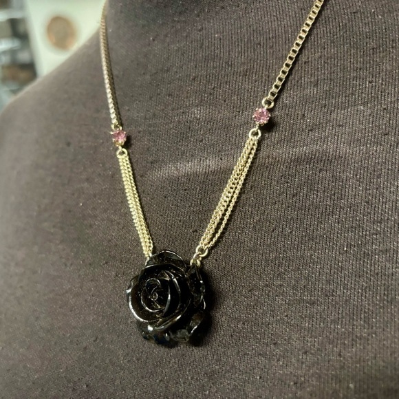 ❤️Betsey Johnson Goth Lucite Rose Necklace - Picture 5 of 6